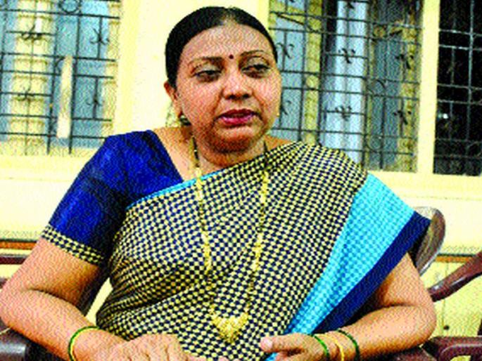 Surekha Gawande of Kalyan's 'Girl Child' curriculum | कल्याणच्या सुरेखा गावंडे यांची ‘कोळ्याची पोर’ अभ्यासक्रमात Surekha Gawande of Kalyan's 'Girl Child' curriculum | कल्याणच्या सुरेखा गावंडे यांची ‘कोळ्याची पोर’ अभ्यासक्रमात