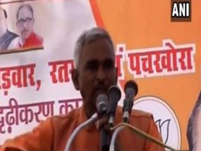 bjp mla surendra singh gave controversial comment | भारत माता की जय न बोलणारे पाकिस्तानीच- भाजपा आमदार bjp mla surendra singh gave controversial comment | भारत माता की जय न बोलणारे पाकिस्तानीच- भाजपा आमदार