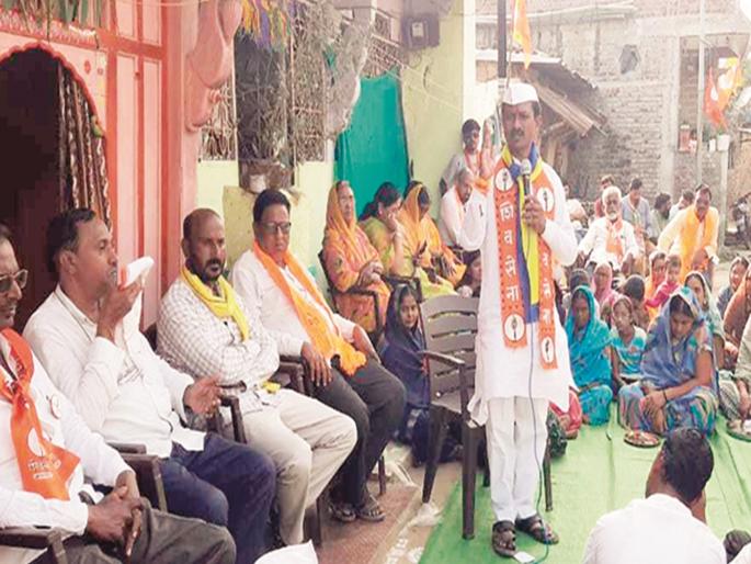 Abdul Sattar will show you Gandhi's on Money, take it, but give me the votes; Thackeraysena candidate's Suresh Bankar's strange advice to voters  | सत्तार तुम्हाला गांधी दर्शन घडवतील, ते तुम्ही घ्या, पण मते मला द्या; बनकरांचा मतदारांना सल्ला Abdul Sattar will show you Gandhi's on Money, take it, but give me the votes; Thackeraysena candidate's Suresh Bankar's strange advice to voters  | सत्तार तुम्हाला गांधी दर्शन घडवतील, ते तुम्ही घ्या, पण मते मला द्या; बनकरांचा मतदारांना सल्ला