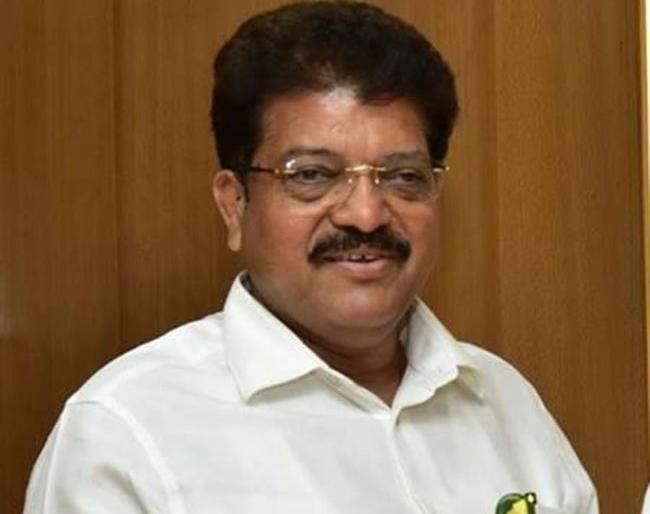 Jalgaon city finally reached the BJP | उत्सुकता संपली जळगाव शहर अखेर भाजपाकडे Jalgaon city finally reached the BJP | उत्सुकता संपली जळगाव शहर अखेर भाजपाकडे