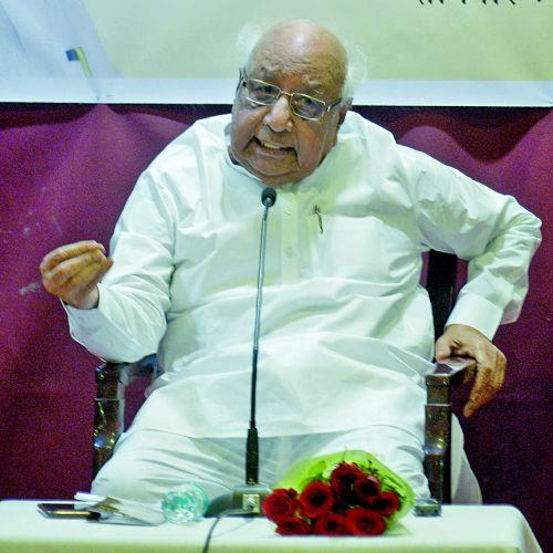 Religion is not always fair - Suresh Dwadashiwar | धर्म नेहमीच न्यायसंगत नसतो - सुरेश द्वादशीवार Religion is not always fair - Suresh Dwadashiwar | धर्म नेहमीच न्यायसंगत नसतो - सुरेश द्वादशीवार