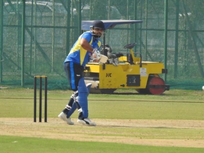 Suresh Raina become a second indian who hit 300 sixes in T-20 | सुरेश रैना 'हिटमॅन' रोहित शर्माच्या पंक्तीत, ट्वेंटी-20 क्रिकेटमध्ये नोंदवला विक्रम