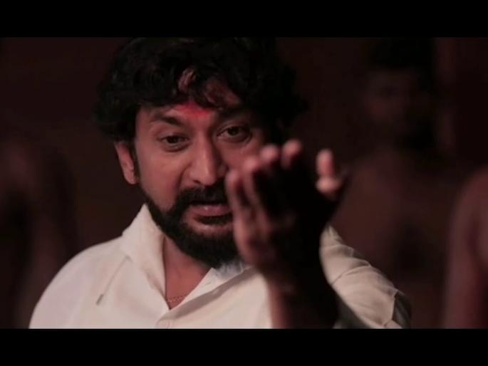 Behave like a man ... The message of maintaining the sanctity of forts through song | मर्दासारखं वाग जरा... गाण्यातून गडांचे पावित्र्य राखण्याचा संदेश