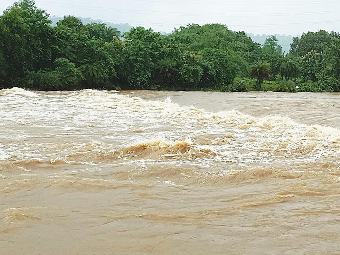The sun was flooding the river | सूर्या नदीला आला पूर The sun was flooding the river | सूर्या नदीला आला पूर