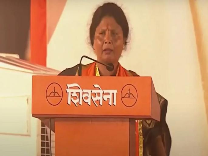 Fadnavis works for Gujarat, not Maharashtra Attack of Sushma Andahare | फडणवीस महाराष्ट्राचे नव्हेतर गुजरातचे करतात काम; सुषमा अंधारेंचा हल्लाबोल Fadnavis works for Gujarat, not Maharashtra Attack of Sushma Andahare | फडणवीस महाराष्ट्राचे नव्हेतर गुजरातचे करतात काम; सुषमा अंधारेंचा हल्लाबोल