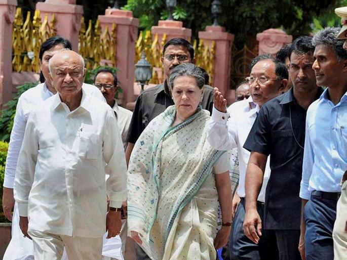 senior leader sushil kumar shinde statement on congress loses in five state and other issues | Sushil Kumar Shinde: “चुकांमुळे काँग्रेस कमकुवत झाला, पंजाब पराभवासाठी ‘या’ २ व्यक्ती कारणीभूत”: सुशीलकुमार शिंदे senior leader sushil kumar shinde statement on congress loses in five state and other issues | Sushil Kumar Shinde: “चुकांमुळे काँग्रेस कमकुवत झाला, पंजाब पराभवासाठी ‘या’ २ व्यक्ती कारणीभूत”: सुशीलकुमार शिंदे