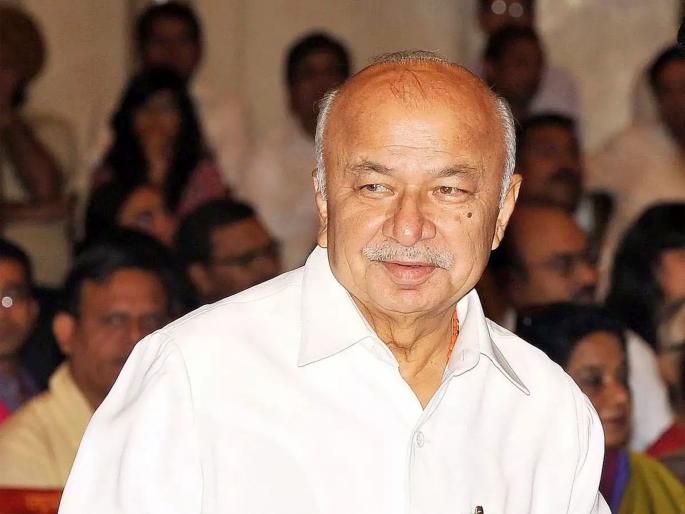 LMOTY 2020 need mature leaders in rajya sabha says congress leader sushil kumar shinde over mallikarjun kharge | LMOTY 2020: ...म्हणून आझादांच्या जागी खर्गेना संधी; सुशील कुमारांनी सांगितलं काँग्रेसचं 'राज'कारण LMOTY 2020 need mature leaders in rajya sabha says congress leader sushil kumar shinde over mallikarjun kharge | LMOTY 2020: ...म्हणून आझादांच्या जागी खर्गेना संधी; सुशील कुमारांनी सांगितलं काँग्रेसचं 'राज'कारण