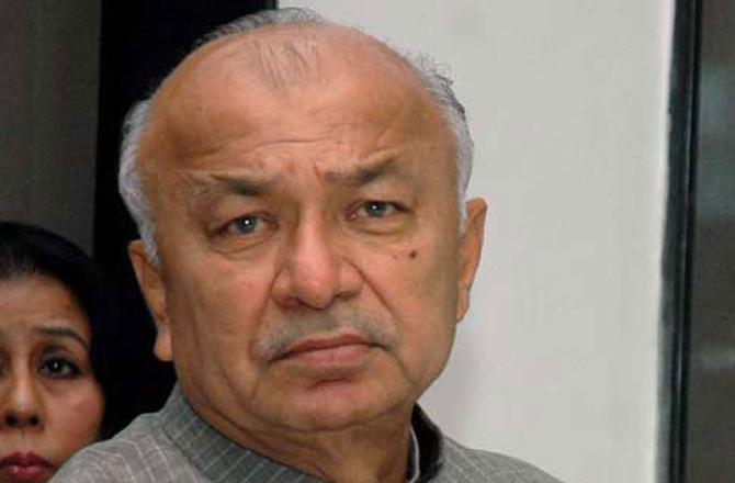The decision of the judiciary is agreed: Sushilkumar Shinde | लोकन्यायालयाचा निर्णय मान्य : सुशीलकुमार शिंदे The decision of the judiciary is agreed: Sushilkumar Shinde | लोकन्यायालयाचा निर्णय मान्य : सुशीलकुमार शिंदे