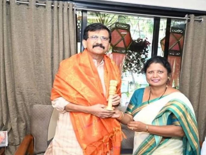‘’Friends are like firewood in a fire…’’, Sushma Andhare’s special post for ailing Sanjay Raut | 'मित्र वणव्यामध्ये गारव्यासारखा…’, आजारी संजय राऊत यांच्यासाठी सुषमा अंधारे यांची खास पोस्ट