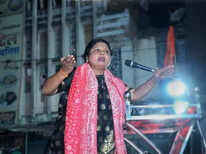 pandharpur vishwa warkari sangh ready to complaint all over maharashtra over sushma andhare controversial statement on sant | Maharashtra Politics: सुषमा अंधारेंविरोधात राज्यभर गुन्हे दाखल करणार; माफीनाम्यानंतरही विश्व वारकरी संघ आक्रमक pandharpur vishwa warkari sangh ready to complaint all over maharashtra over sushma andhare controversial statement on sant | Maharashtra Politics: सुषमा अंधारेंविरोधात राज्यभर गुन्हे दाखल करणार; माफीनाम्यानंतरही विश्व वारकरी संघ आक्रमक