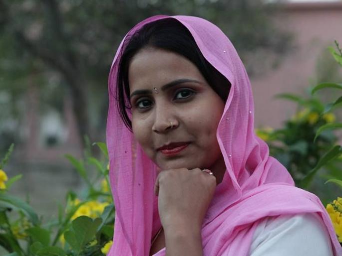 Ragini singer Sushma Nekpur shot dead in Greater Noida | लोकगायिका सुषमा नेकपूरची गोळ्या झाडून हत्या Ragini singer Sushma Nekpur shot dead in Greater Noida | लोकगायिका सुषमा नेकपूरची गोळ्या झाडून हत्या