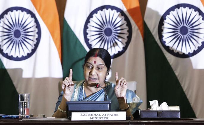 Sushma Swaraj Death: Sushma Swaraj's reply to Pakistan at UNGA | Sushma Swaraj Death: अख्ख्या जगापुढे कुरापतखोर पाकिस्तानचं 'वस्त्रहरण' करणारी रणरागिणी! Sushma Swaraj Death: Sushma Swaraj's reply to Pakistan at UNGA | Sushma Swaraj Death: अख्ख्या जगापुढे कुरापतखोर पाकिस्तानचं 'वस्त्रहरण' करणारी रणरागिणी!