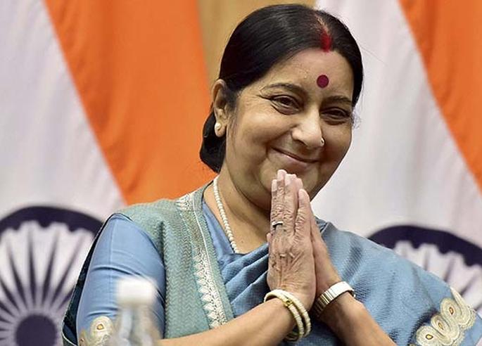 Wish You Were Our PM, Pak Woman Tweets Sushma Swaraj | सुषमा स्वराज तुम्ही आमच्या पंतप्रधान हव्या होत्या; पाकिस्तानी महिलेचं ट्विट