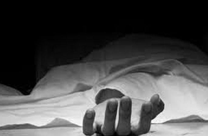 Farmer suicides in DongarKhandala of Buldhana District | कर्जाला कंटाळून डोंगरखंडाळा येथील शेतकऱ्याची आत्महत्या Farmer suicides in DongarKhandala of Buldhana District | कर्जाला कंटाळून डोंगरखंडाळा येथील शेतकऱ्याची आत्महत्या