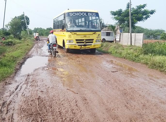 Decision to boycott four villages in Mohol constituency | मोहोळ मतदारसंघातील चार गावांचा मतदानावर बहिष्काराचा निर्णय Decision to boycott four villages in Mohol constituency | मोहोळ मतदारसंघातील चार गावांचा मतदानावर बहिष्काराचा निर्णय