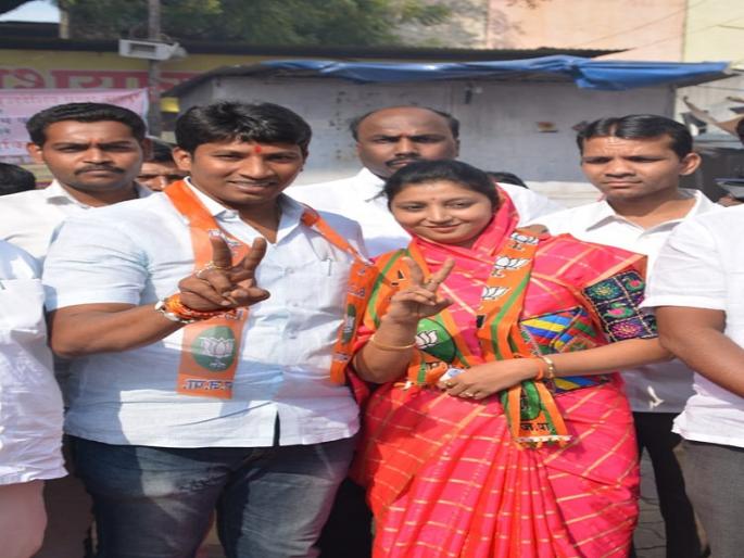 MP Gandhinagar defeats son Suvendra, Sun Dipti | Ahmednagar Municipal Election खासदार गांधींना झटका, पुत्र सुवेंद्र, सून दीप्ती पराभूत MP Gandhinagar defeats son Suvendra, Sun Dipti | Ahmednagar Municipal Election खासदार गांधींना झटका, पुत्र सुवेंद्र, सून दीप्ती पराभूत