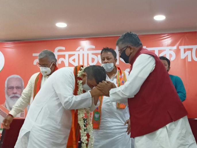 west bengal assembly suvendu adhikari elected as leader of opposition | West Bengal: ममता दीदींना पराभूत करणारे सुवेंदू अधिकारी आता विरोधी पक्षनेते; भाजपची मोठी भेट west bengal assembly suvendu adhikari elected as leader of opposition | West Bengal: ममता दीदींना पराभूत करणारे सुवेंदू अधिकारी आता विरोधी पक्षनेते; भाजपची मोठी भेट