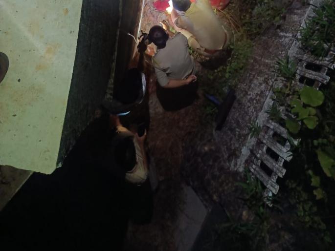 Body of woman found in Dodamarg-Ghotgewadi; Presumption of strangulation | दोडामार्ग-घोटगेवाडीत महिलेचा मृतदेह आढळला; गळा आवळून खून केल्याचा अंदाज Body of woman found in Dodamarg-Ghotgewadi; Presumption of strangulation | दोडामार्ग-घोटगेवाडीत महिलेचा मृतदेह आढळला; गळा आवळून खून केल्याचा अंदाज