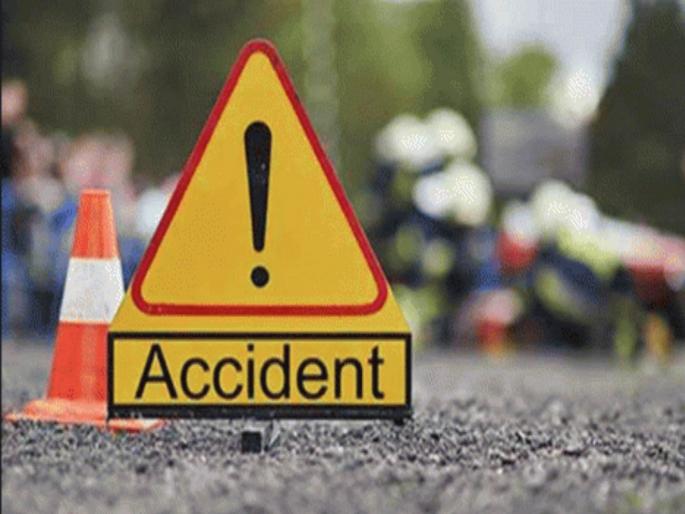 two youths of mehkar were killed in an accident in washim and three people were injured | वाशिम जिल्ह्यात झालेल्या अपघातात मेहकरचे दाेन युवक ठार, मित्राच्या लग्नाला जात असताना घडला अपघात two youths of mehkar were killed in an accident in washim and three people were injured | वाशिम जिल्ह्यात झालेल्या अपघातात मेहकरचे दाेन युवक ठार, मित्राच्या लग्नाला जात असताना घडला अपघात