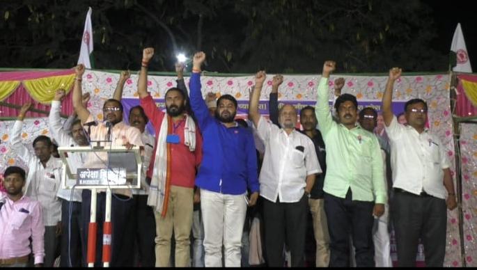 10 resolutions in 'Swabhimani' drought conference | ‘स्वाभिमानी’च्या दुष्काळ परिषदेत १० ठराव पारीत 10 resolutions in 'Swabhimani' drought conference | ‘स्वाभिमानी’च्या दुष्काळ परिषदेत १० ठराव पारीत