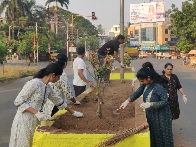 Six years unpaid, a world record initiative of the youth of Sangli for cleanliness drive | सहा वर्षे बिनपगारी, स्वच्छता मोहीम शहरोशहरी; सांगलीतील युवकांचा विश्वविक्रमी उपक्रम 