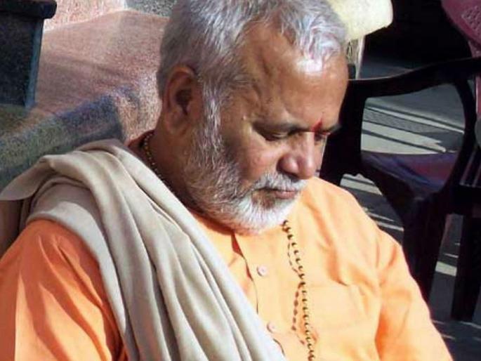 BJP leader Swami Chinmayanand has been arrested in connection with the alleged sexual harassment of a law student | बलात्काराचा आरोप असलेले भाजपा नेते स्वामी चिन्मयानंद यांना अटक  BJP leader Swami Chinmayanand has been arrested in connection with the alleged sexual harassment of a law student | बलात्काराचा आरोप असलेले भाजपा नेते स्वामी चिन्मयानंद यांना अटक