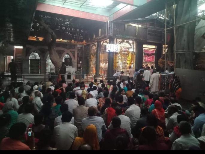Swami devotees are assured of safety! Despite the increase in crowd, there is no police presence in the Akkalkot Swami Samarth temple area | स्वामीभक्तांची सुरक्षा रामभरोसे! गर्दी वाढली तरीही मंदिर परिसरात पोलिस बंदोबस्त नाही Swami devotees are assured of safety! Despite the increase in crowd, there is no police presence in the Akkalkot Swami Samarth temple area | स्वामीभक्तांची सुरक्षा रामभरोसे! गर्दी वाढली तरीही मंदिर परिसरात पोलिस बंदोबस्त नाही