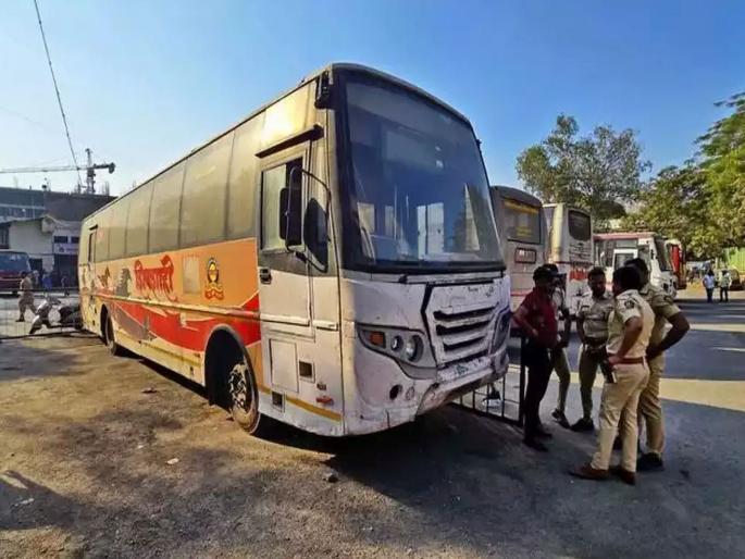 Editorial: Passive and equally ignorant; Listening to politicians' reactions to the Swargate bus rape case... | संपादकीय: निष्क्रिय अन् तितकेच निबर; स्वारगेट प्रकरणात राजकारण्यांच्या प्रतिक्रिया ऐकून... Editorial: Passive and equally ignorant; Listening to politicians' reactions to the Swargate bus rape case... | संपादकीय: निष्क्रिय अन् तितकेच निबर; स्वारगेट प्रकरणात राजकारण्यांच्या प्रतिक्रिया ऐकून...