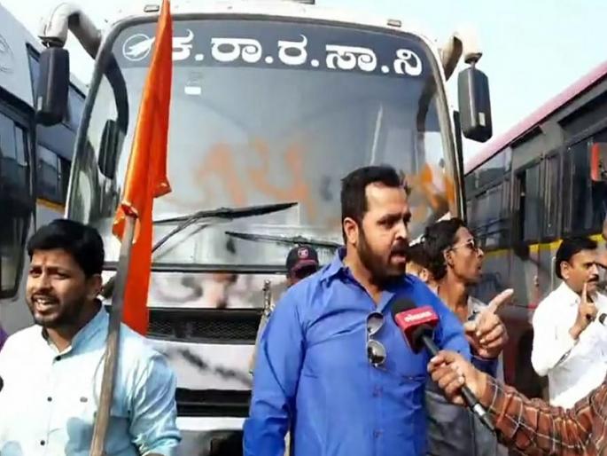 Karnataka bus blacked out in Pune, the aftermath of borderism maharashtra karnataka dispute | "मराठी लोकांना त्रास दिला तर..."; पुण्यात कर्नाटकच्या गाड्यांना काळं फासले, सीमावादाचे पडसाद Karnataka bus blacked out in Pune, the aftermath of borderism maharashtra karnataka dispute | "मराठी लोकांना त्रास दिला तर..."; पुण्यात कर्नाटकच्या गाड्यांना काळं फासले, सीमावादाचे पडसाद