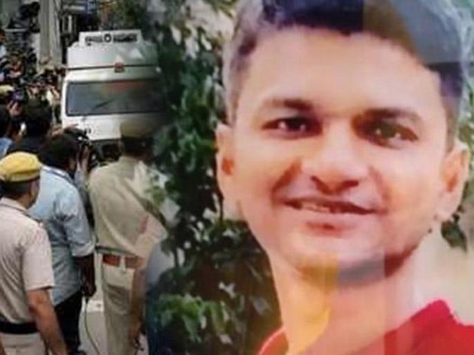 genpact assistant vice president swaroop raj commits suicide | IT कंपनीतील सहाय्यक उपाध्यक्षाची आत्महत्या, लैंगिक शोषणाच्या आरोपात होता निलंबित genpact assistant vice president swaroop raj commits suicide | IT कंपनीतील सहाय्यक उपाध्यक्षाची आत्महत्या, लैंगिक शोषणाच्या आरोपात होता निलंबित