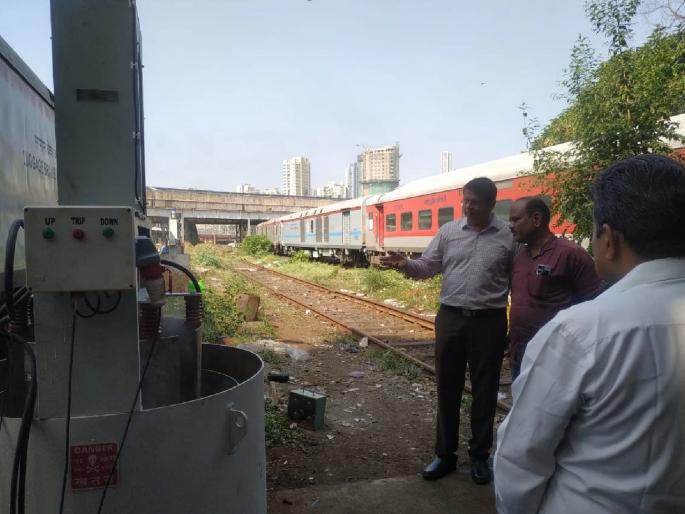 New System in Central Railway for 'Power Car' Testing; Saving in time, fuel, manpower also | ‘पॉवर कार’ टेस्टिंगसाठी मध्य रेल्वेत नवी प्रणाली; वेळ, इंधन, मनुष्यबळातही बचत New System in Central Railway for 'Power Car' Testing; Saving in time, fuel, manpower also | ‘पॉवर कार’ टेस्टिंगसाठी मध्य रेल्वेत नवी प्रणाली; वेळ, इंधन, मनुष्यबळातही बचत