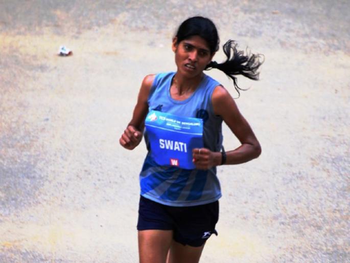 Senior sports journalist Vinayak Dalvi, international athlete Swati Gadhve's will get award | ज्येष्ठ क्रीडा पत्रकार विनायक दळवी, आंतरराष्ट्रीय धावपटू स्वाती गाढवे यांचा गौरव 