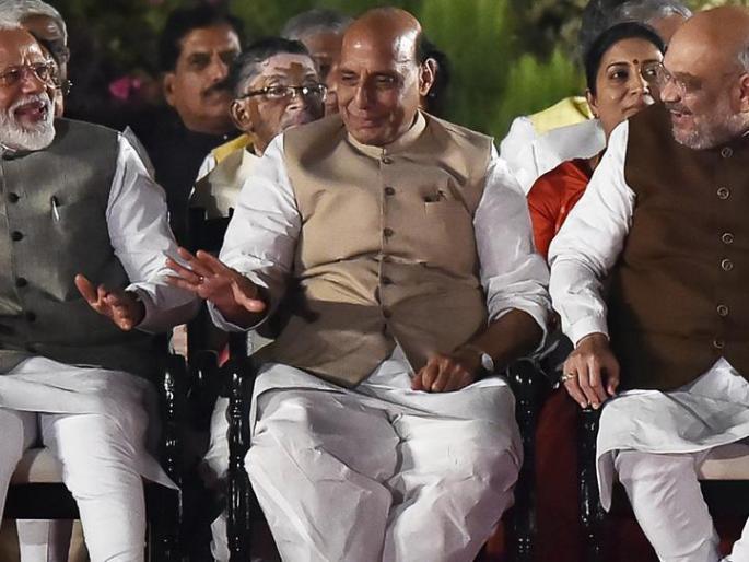 Amit Shah in cabinet; Rajnath continued on number two | अमित शहा मंत्रिमंडळात; राजनाथ नंबर दोनवर कायम Amit Shah in cabinet; Rajnath continued on number two | अमित शहा मंत्रिमंडळात; राजनाथ नंबर दोनवर कायम