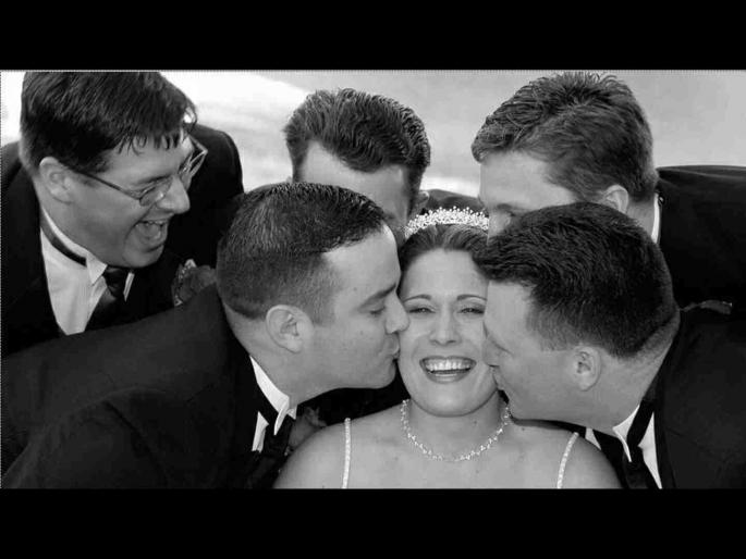 Kissing Tradition Sweden in marriage | इथे लग्नात केला जातो एक अजब रिवाज, नवरीला 'किस' करतात लग्नातील तरूण Kissing Tradition Sweden in marriage | इथे लग्नात केला जातो एक अजब रिवाज, नवरीला 'किस' करतात लग्नातील तरूण