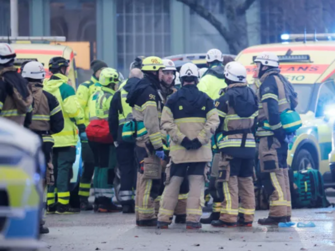 Major attack at educational center, 10 people killed in shooting in Sweden | शैक्षणिक केंद्रामध्ये मोठा हल्ला, स्वीडनमध्ये गोळीबारात १० लोक ठार Major attack at educational center, 10 people killed in shooting in Sweden | शैक्षणिक केंद्रामध्ये मोठा हल्ला, स्वीडनमध्ये गोळीबारात १० लोक ठार