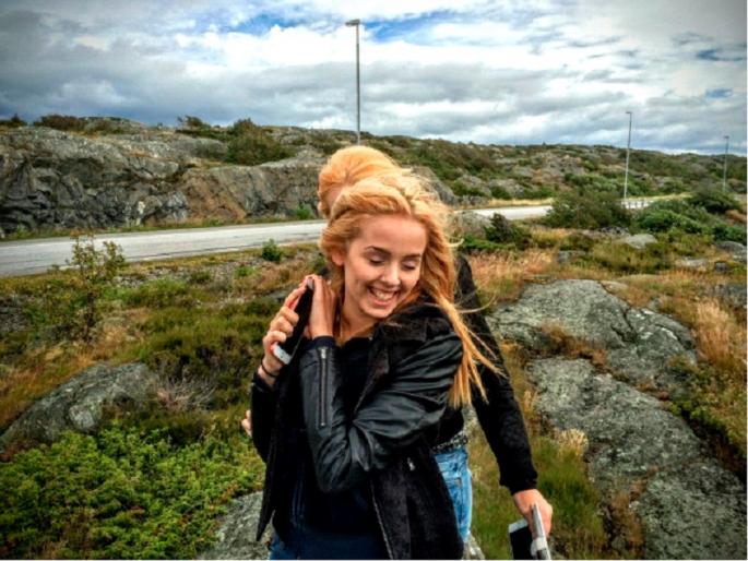 Wednesday's little Swedish Saturday: Lilodog | बुधवारचा छोटा स्वीडिश शनिवार : लिलोडॉग Wednesday's little Swedish Saturday: Lilodog | बुधवारचा छोटा स्वीडिश शनिवार : लिलोडॉग