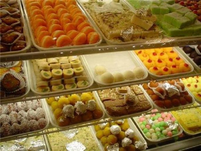 Cashew Cutlery 'All Time Favorite', Bengali Dessert is also the center of attraction | काजू कतली ‘आॅल टाईम फेवरिट', बंगाली मिठाई यंदा देखील आकर्षणाचा केंद्रबिंदू Cashew Cutlery 'All Time Favorite', Bengali Dessert is also the center of attraction | काजू कतली ‘आॅल टाईम फेवरिट', बंगाली मिठाई यंदा देखील आकर्षणाचा केंद्रबिंदू