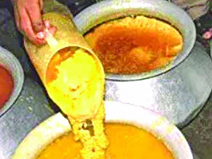 Dangerous adulteration of adulteration in the open bankruptcy | ऐन दिवाळीत फराळामध्ये भेसळीचा धोकादायक डाव Dangerous adulteration of adulteration in the open bankruptcy | ऐन दिवाळीत फराळामध्ये भेसळीचा धोकादायक डाव