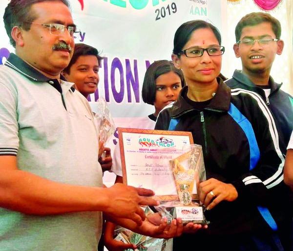 Nagpur's Sonali Patamase competes in National Swimming Championships | राष्ट्रीय जलतरण स्पर्धेत नागपूरच्या सोनाली पाटमासेची बाजी Nagpur's Sonali Patamase competes in National Swimming Championships | राष्ट्रीय जलतरण स्पर्धेत नागपूरच्या सोनाली पाटमासेची बाजी