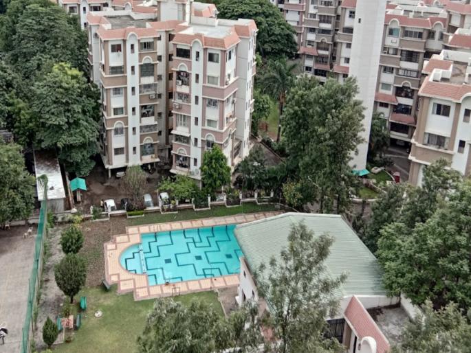 An 85 year old senior citizen died after drowning in a swimming pool in sacred heart town society | एका उच्चभ्रू सोसायटीमधील जलतरण तलावात बुडून ८५ वर्षीय ज्येष्ठ नागरिकाचा मृत्यू An 85 year old senior citizen died after drowning in a swimming pool in sacred heart town society | एका उच्चभ्रू सोसायटीमधील जलतरण तलावात बुडून ८५ वर्षीय ज्येष्ठ नागरिकाचा मृत्यू