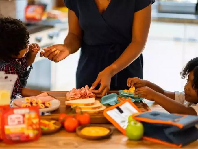 A woman earns 1 lakh per day from 'this' job; Many luxury facilities with salary | जबरदस्त! 'या' नोकरीतून महिला कमावते दिवसाला १ लाख; पगारासह अनेक लग्झरी सुविधा A woman earns 1 lakh per day from 'this' job; Many luxury facilities with salary | जबरदस्त! 'या' नोकरीतून महिला कमावते दिवसाला १ लाख; पगारासह अनेक लग्झरी सुविधा