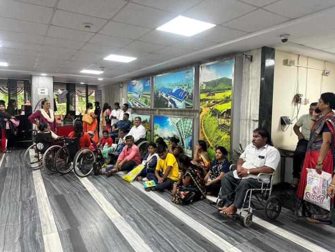 Prahar Divyang Association's all-night protest at CIDCO Bhawan | प्रहार दिव्यांग संघटनेचे सिडको भवनमध्ये रात्रभर आंदोलन Prahar Divyang Association's all-night protest at CIDCO Bhawan | प्रहार दिव्यांग संघटनेचे सिडको भवनमध्ये रात्रभर आंदोलन