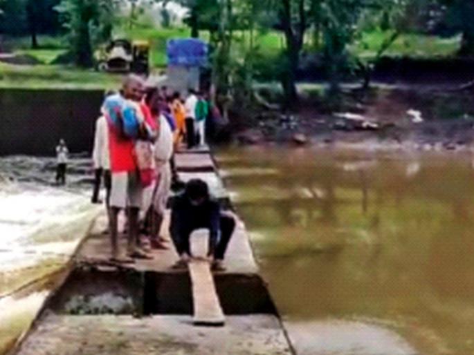 After the death of the girl in Mhsepada, the administration wakes up; Decision to complete the dam work | म्हसेपाड्यातील बालिकेच्या मृत्यूनंतर प्रशासनाला जाग; बंधाऱ्याचे काम पूर्ण करण्याचा निर्णय After the death of the girl in Mhsepada, the administration wakes up; Decision to complete the dam work | म्हसेपाड्यातील बालिकेच्या मृत्यूनंतर प्रशासनाला जाग; बंधाऱ्याचे काम पूर्ण करण्याचा निर्णय