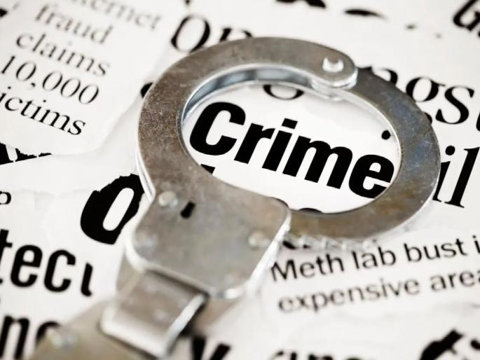 Fatal attack on Tadipar goon after giving a 'tip' to the police | नागपुरात चालले तरी काय ? पोलिसांत ‘टीप’ दिल्याने तडीपार गुंडावर जीवघेणा हल्ला Fatal attack on Tadipar goon after giving a 'tip' to the police | नागपुरात चालले तरी काय ? पोलिसांत ‘टीप’ दिल्याने तडीपार गुंडावर जीवघेणा हल्ला