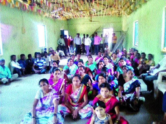 Omega Gram Sabha due to incomplete quorum | अपूर्ण कोरममुळे ओंदे ग्रामसभा झाली तहकूब Omega Gram Sabha due to incomplete quorum | अपूर्ण कोरममुळे ओंदे ग्रामसभा झाली तहकूब