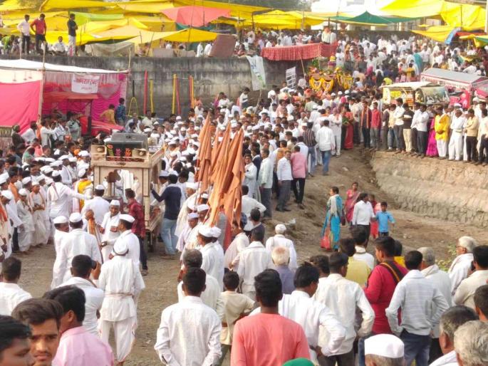 200 Varkari Dindys filed on the occasion of Sreesanth Sakharam Maharaj Punyatithi Yatra Mahotsav | श्री संत सखाराम महाराज पुण्यतिथी महोत्सव; वारकरी दिंड्यांच्या निनादात 200 Varkari Dindys filed on the occasion of Sreesanth Sakharam Maharaj Punyatithi Yatra Mahotsav | श्री संत सखाराम महाराज पुण्यतिथी महोत्सव; वारकरी दिंड्यांच्या निनादात