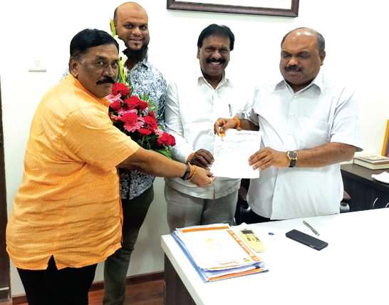 Licenses originally purchased! Traffic is falling, business is slowing down | परवान्यांची खिरापत आली मुळावर! वाहतूककोंडीत पडतेय भर, व्यवसाय होतोय कमी