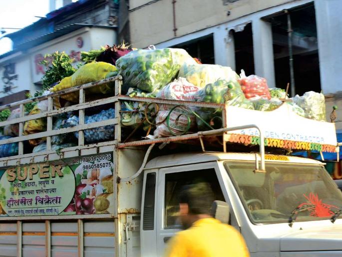 The use of plastic; Now is the time to wound the roots directly | सर्रासपणे होतोय प्लास्टिकचा वापर; आता थेट मुळावरच घाव घालण्याची वेळ 