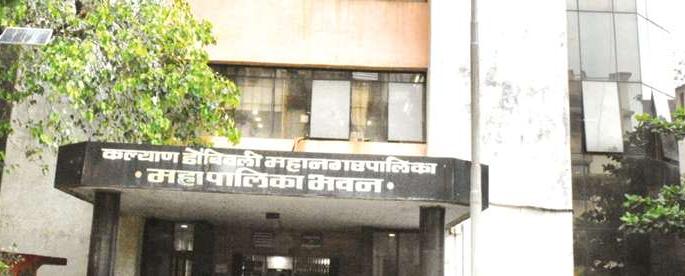 State Minister cheats Dombivlikar; The charge of MNS | डोंबिवलीकरांची केली राज्यमंत्र्यांनी फसवणूक;  मनसेचा आरोप