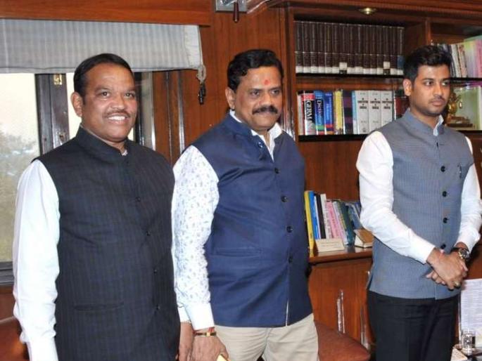 There will be an increase in rounds of suburban locales | उपनगरी लोकलच्या फेऱ्यांमध्ये होणार वाढ There will be an increase in rounds of suburban locales | उपनगरी लोकलच्या फेऱ्यांमध्ये होणार वाढ